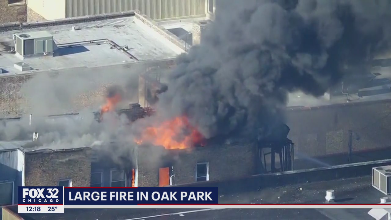 Firefighters battle large fire in Oak Park