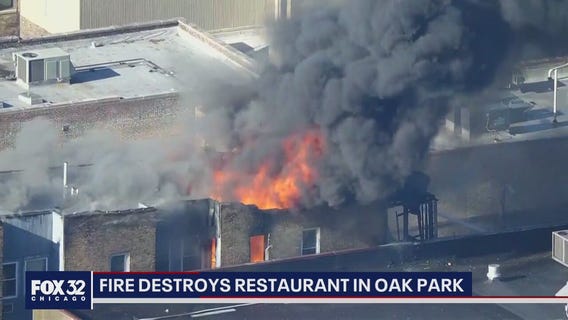 Fire destroys popular Oak Park restaurant