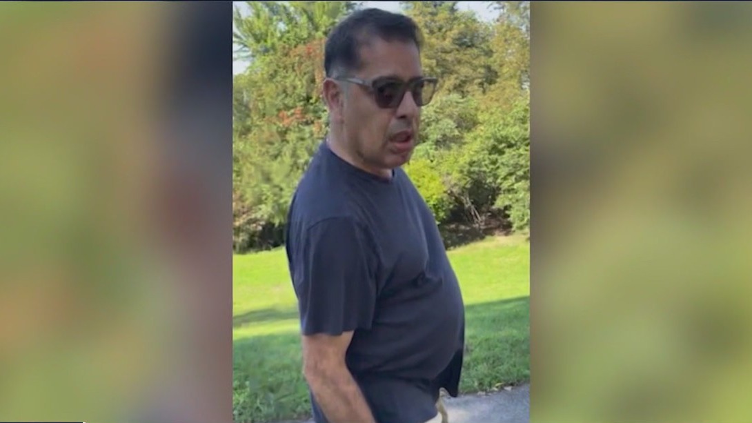 Man assaults cyclist with baton in Central Park