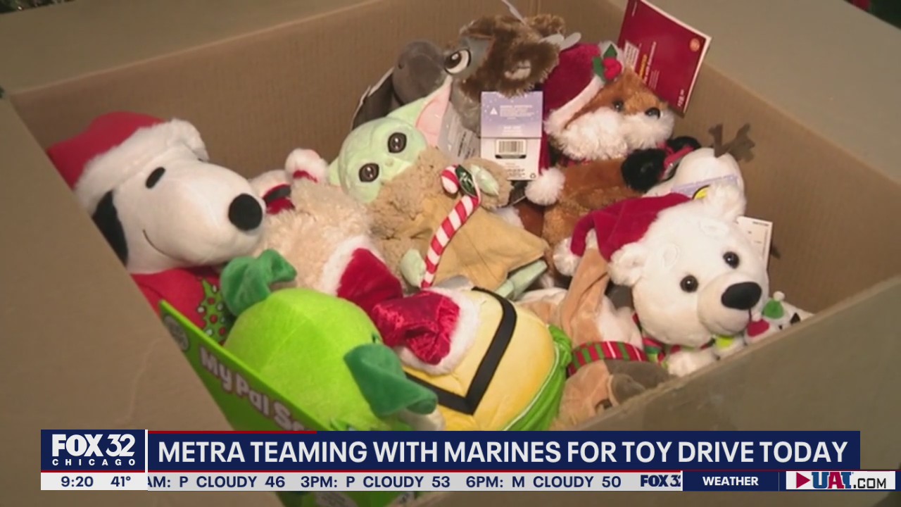 Metra partners with Marines to collect toys and cash for Toys for Tots