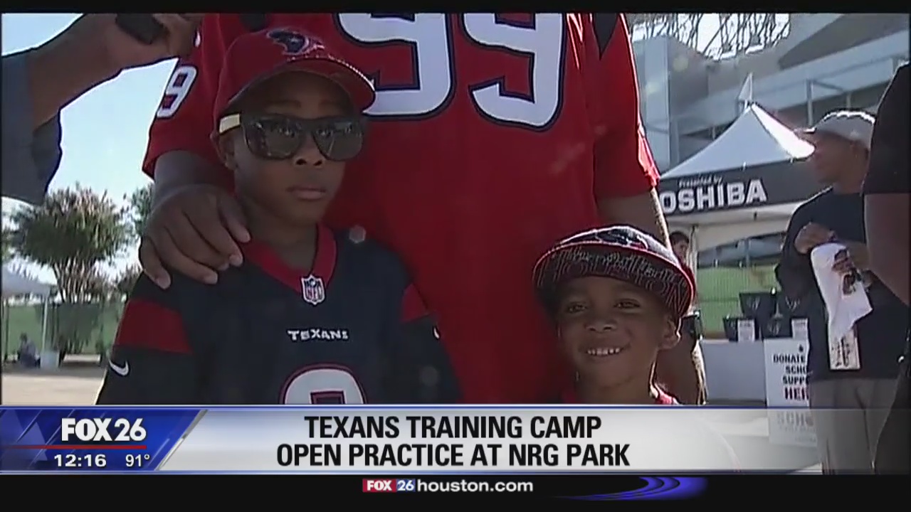 Fans of all ages at Texans Training Camp open practice
