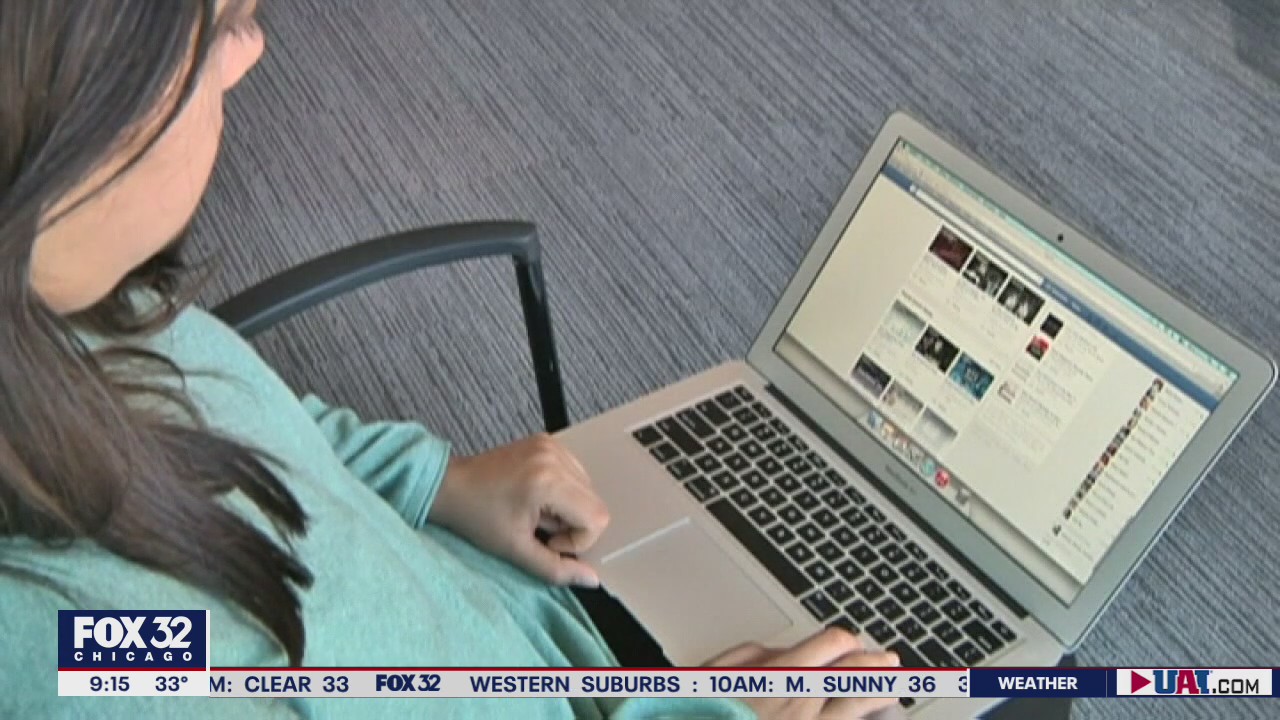 Exploring the benefits of taking a social media detox this holiday season