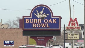 Off-duty Chicago police officer shoots 3 people during argument at bowling alley