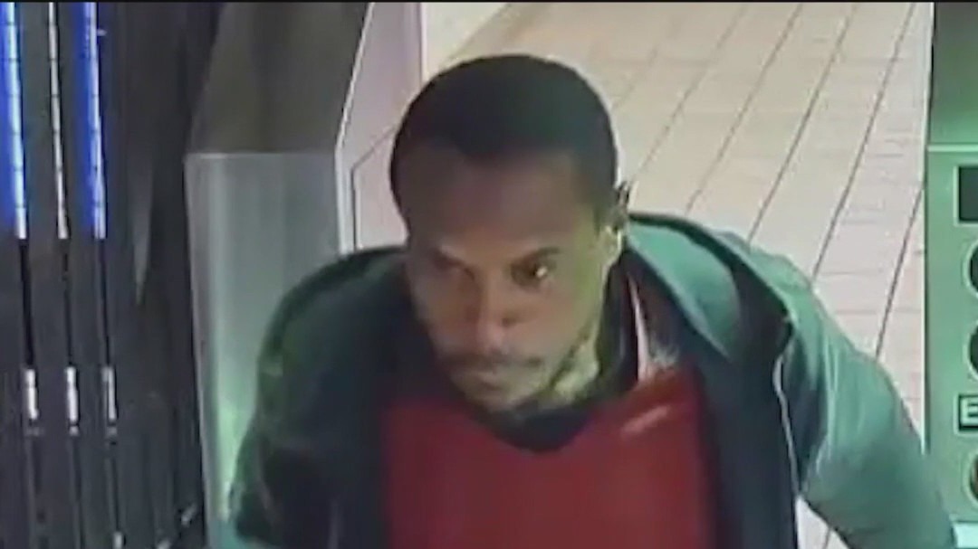 NYPD hunting for subway shove suspect | FOX 5 New York