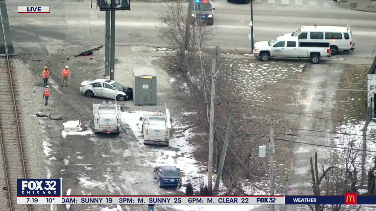 Metra train strikes vehicle on South Side