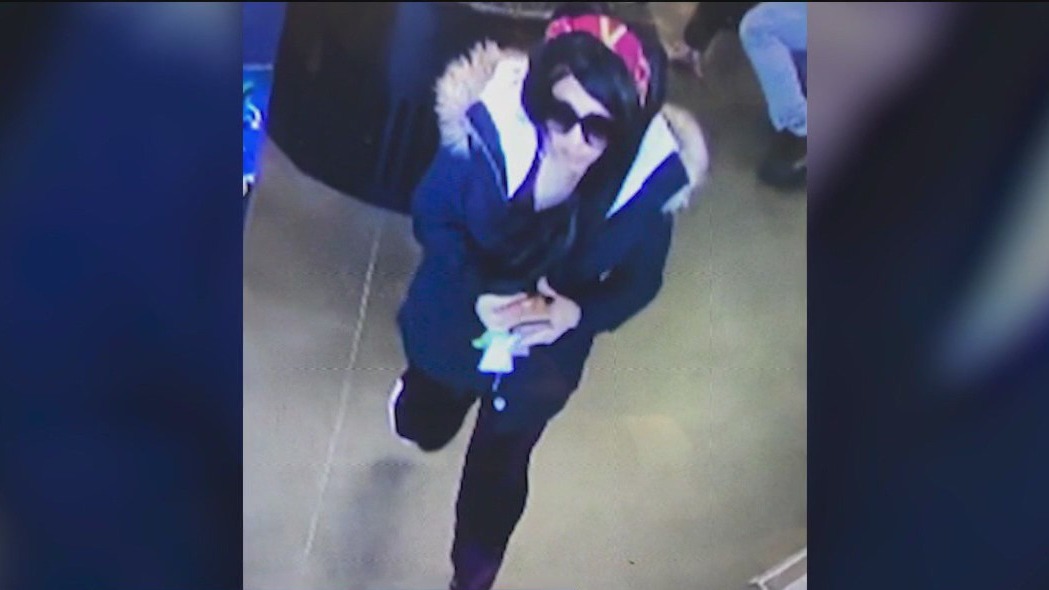 Robbery and stabbing in Uniondale, L.I.