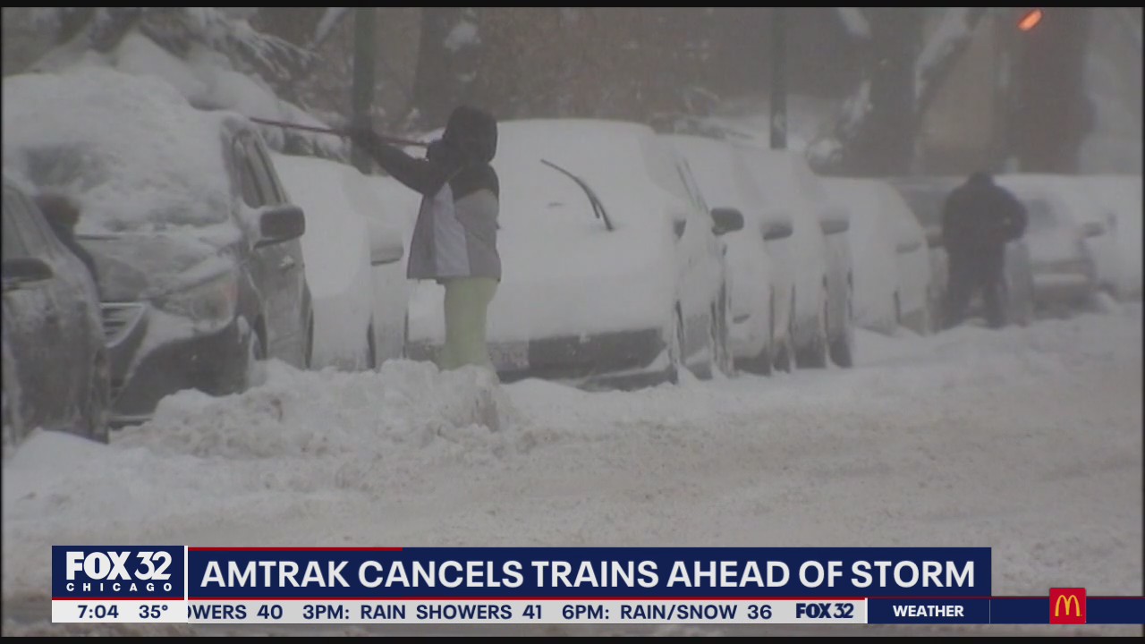 Chicago area braces for looming winter storm