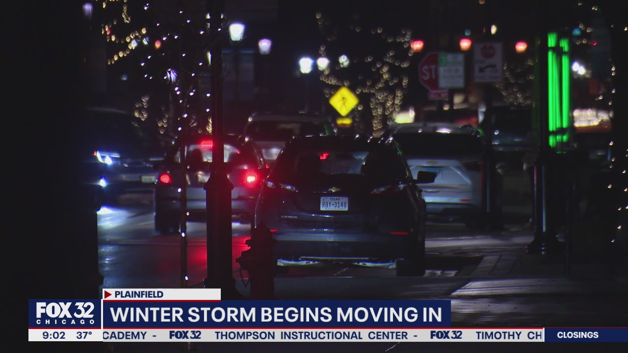 Winter Storm Warning: Snow begins moving in across Chicago area