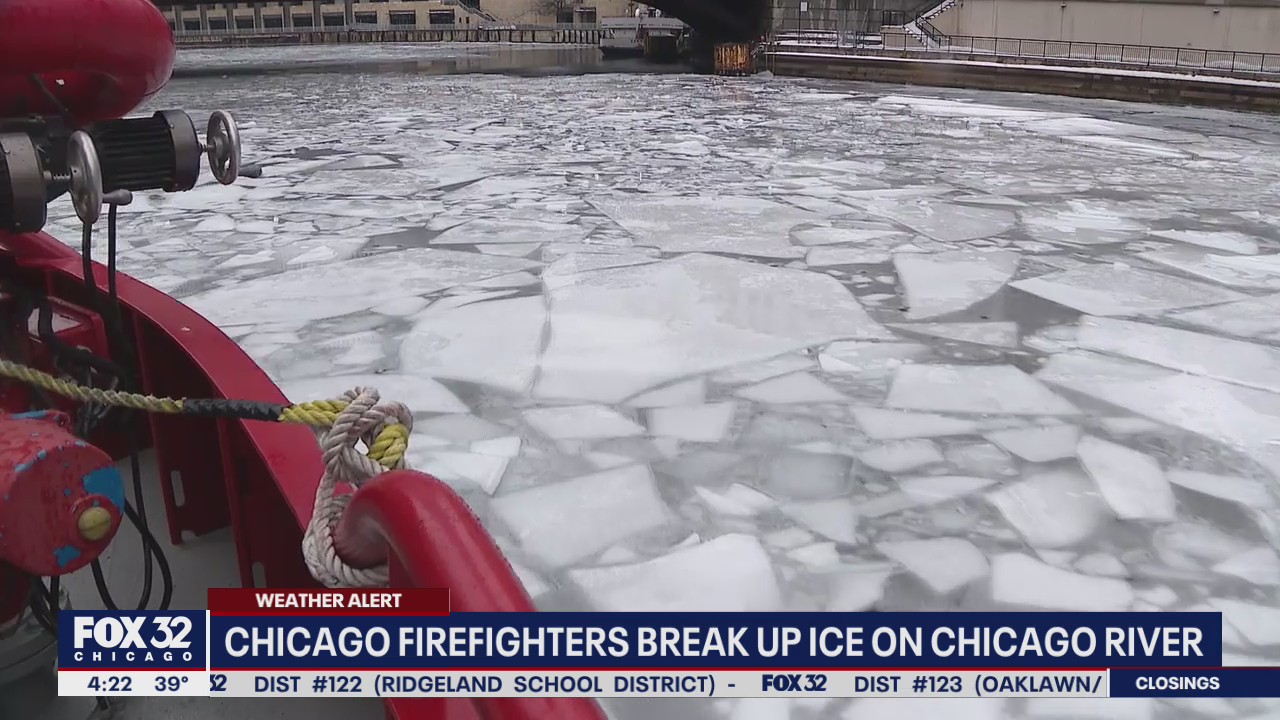 Chicago firefighters break up ice on Chicago River