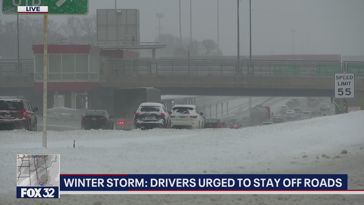 Chicago winter storm: Drivers urged to stay off roads