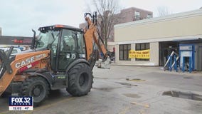 Chicago thieves use stolen backhoe to break into ATM machine on North Side