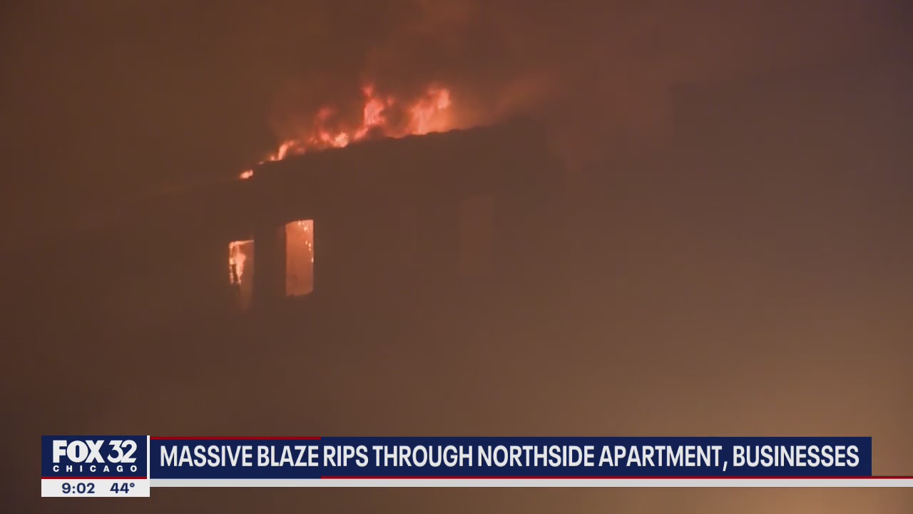 Chicago fire: Massive blaze rips through North Side apartment, Twisted ...