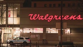 Man stabbed, critically wounded inside Chicago Walgreens