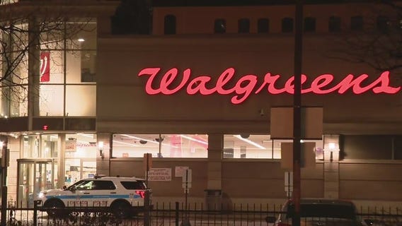 Man stabbed, critically wounded inside Chicago Walgreens