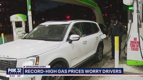 Record-high gas prices worrying Chicago area drivers