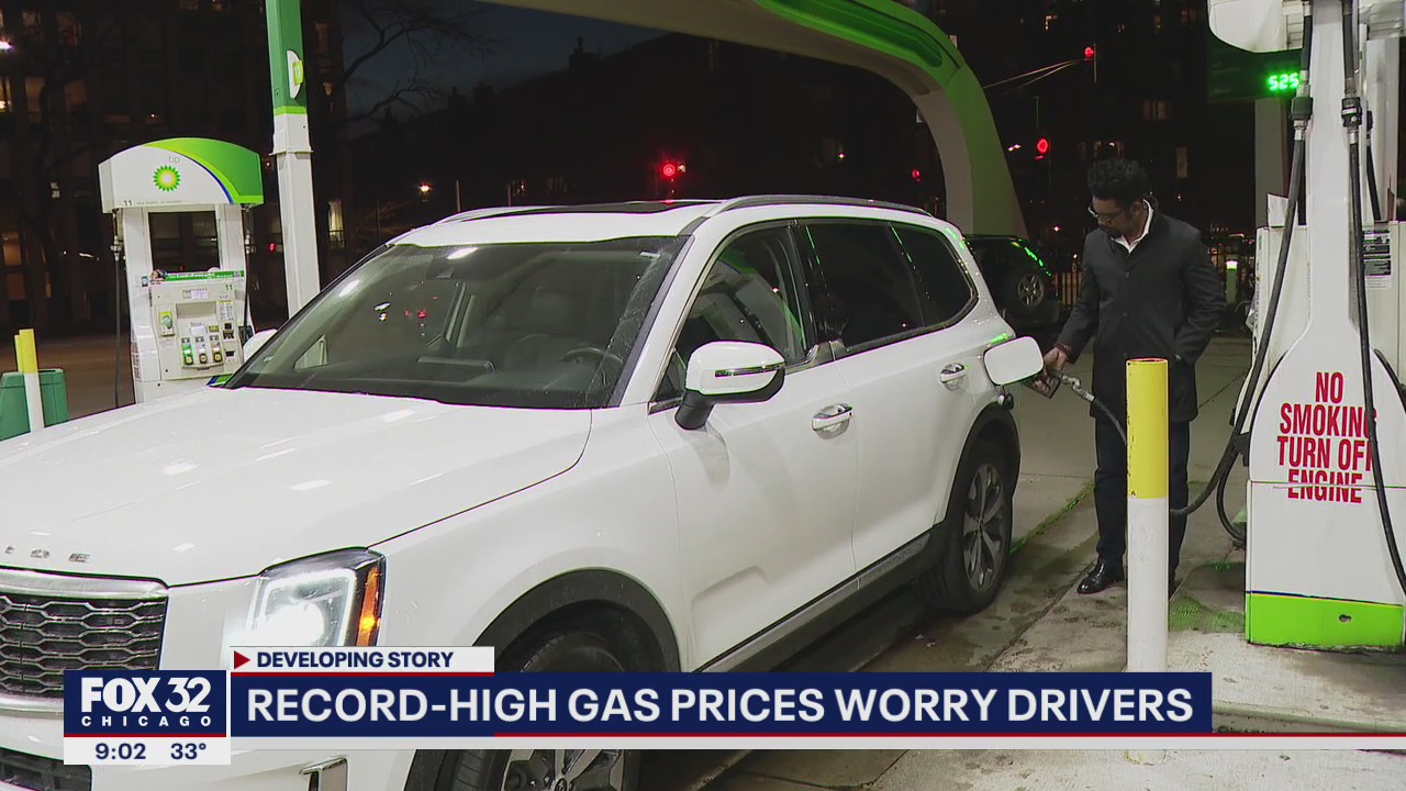 Record-high gas prices worrying Chicago area drivers