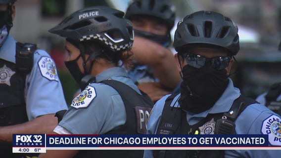 Vaccination deadline passes for Chicago employees, memo urges cops to upload status into portal