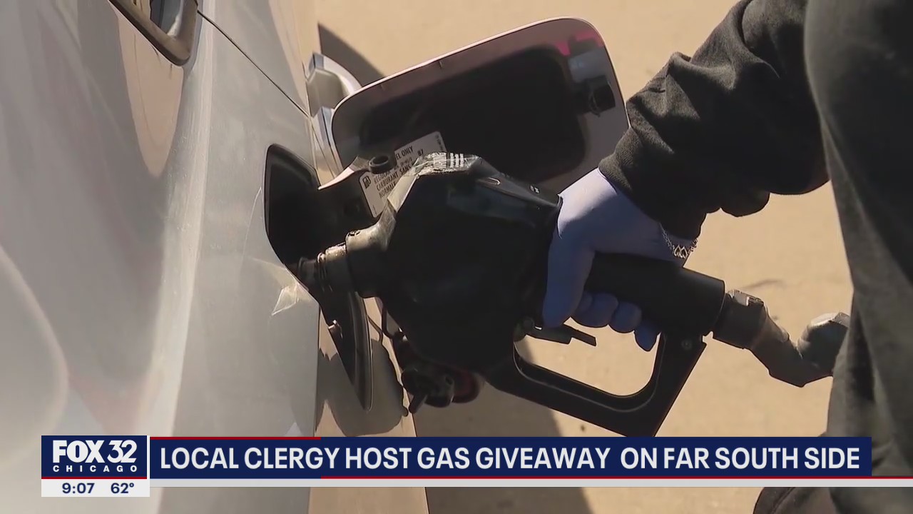 Church gives $27,000 worth of free gas to hundreds of drivers on Chicago's South Side