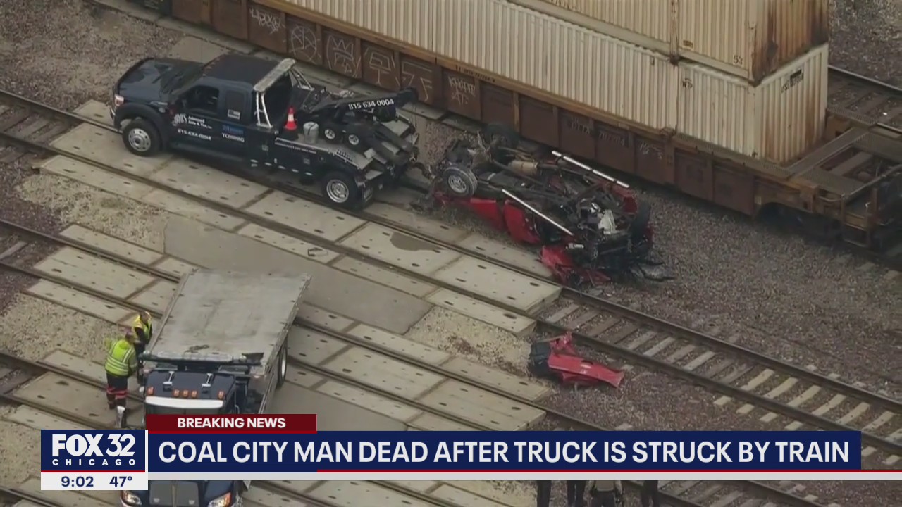 Coal City man dead after truck hit by train in Will County
