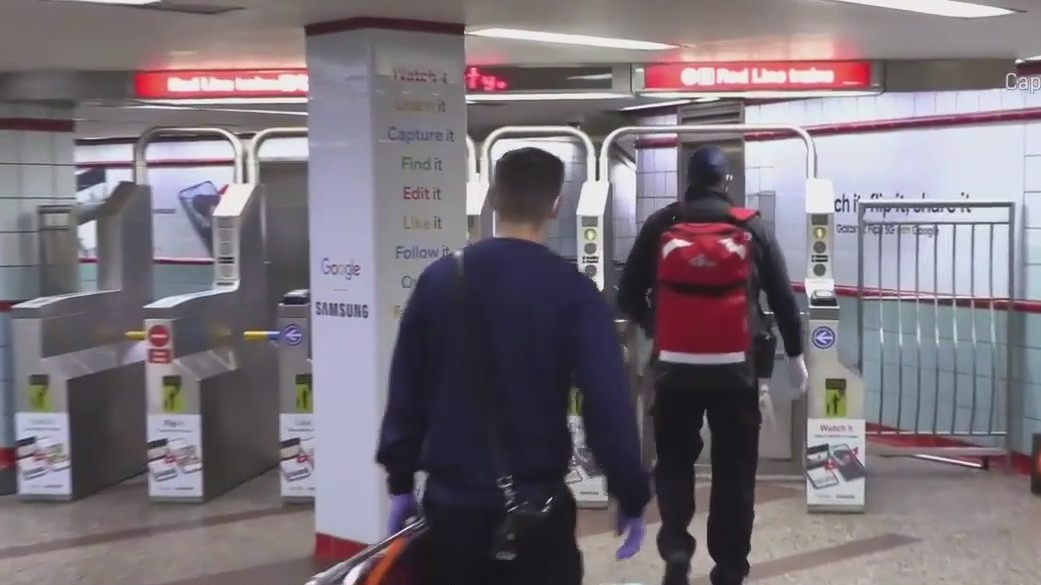 Man attacked on Loop Red Line platform