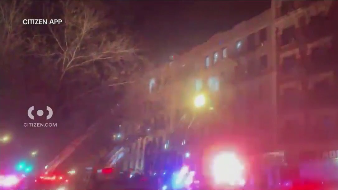 4 injured in Washington Heights fire