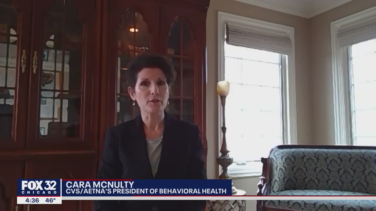 Illinois health official warns of family gatherings this holiday weekend amid COVID-19 uptick