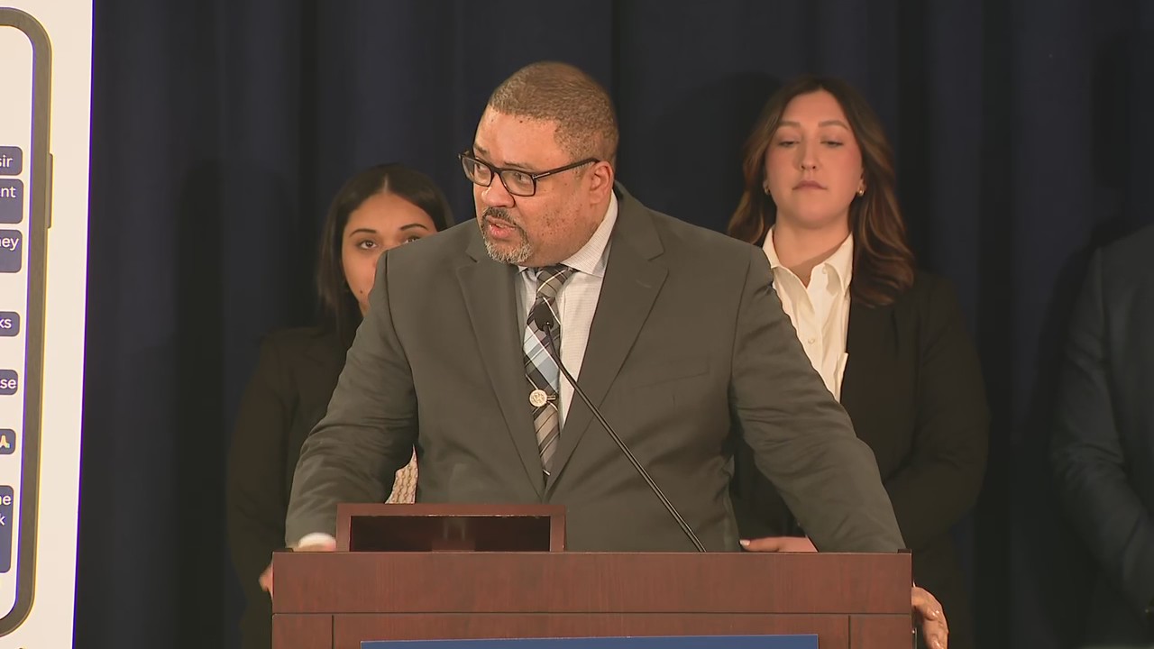 DA Bragg: Grimaldi?s pizzeria owner allegedly stole wages workers