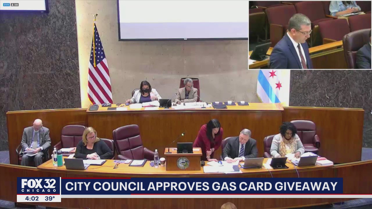 Chicago City Council approves Lightfoot's gas, transit card giveaway