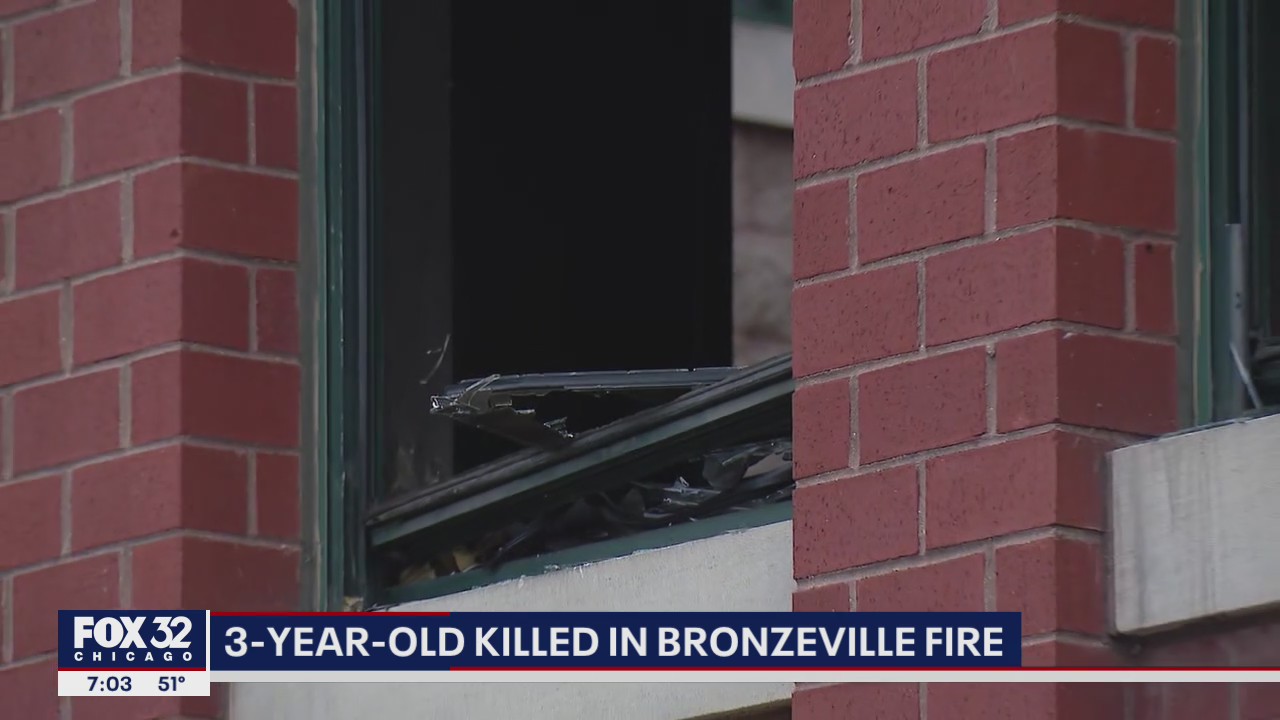 Girl , 3, dies after being trapped in Bronzeville apartment fire