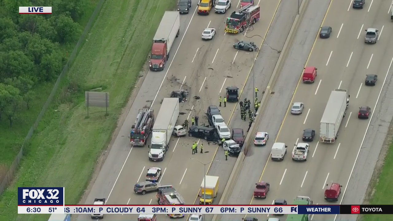 At least 1 critically wounded in multi-vehicle crash on I-294