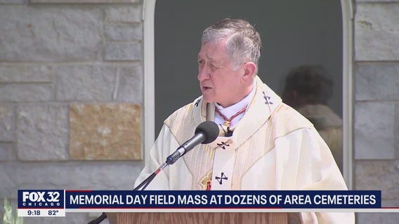 Worshippers gather at Chicago area cemeteries on Memorial Day