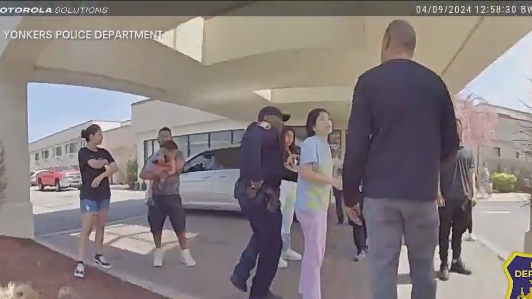 Yonkers police, migrants scuffle at hotel shelter