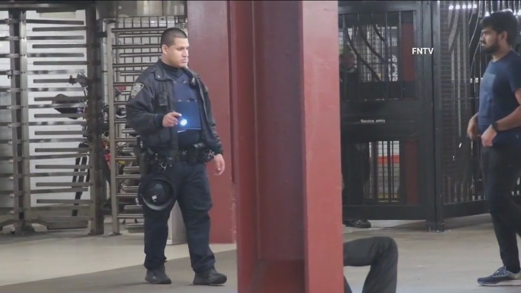 Man slashed in face at NYC subway station