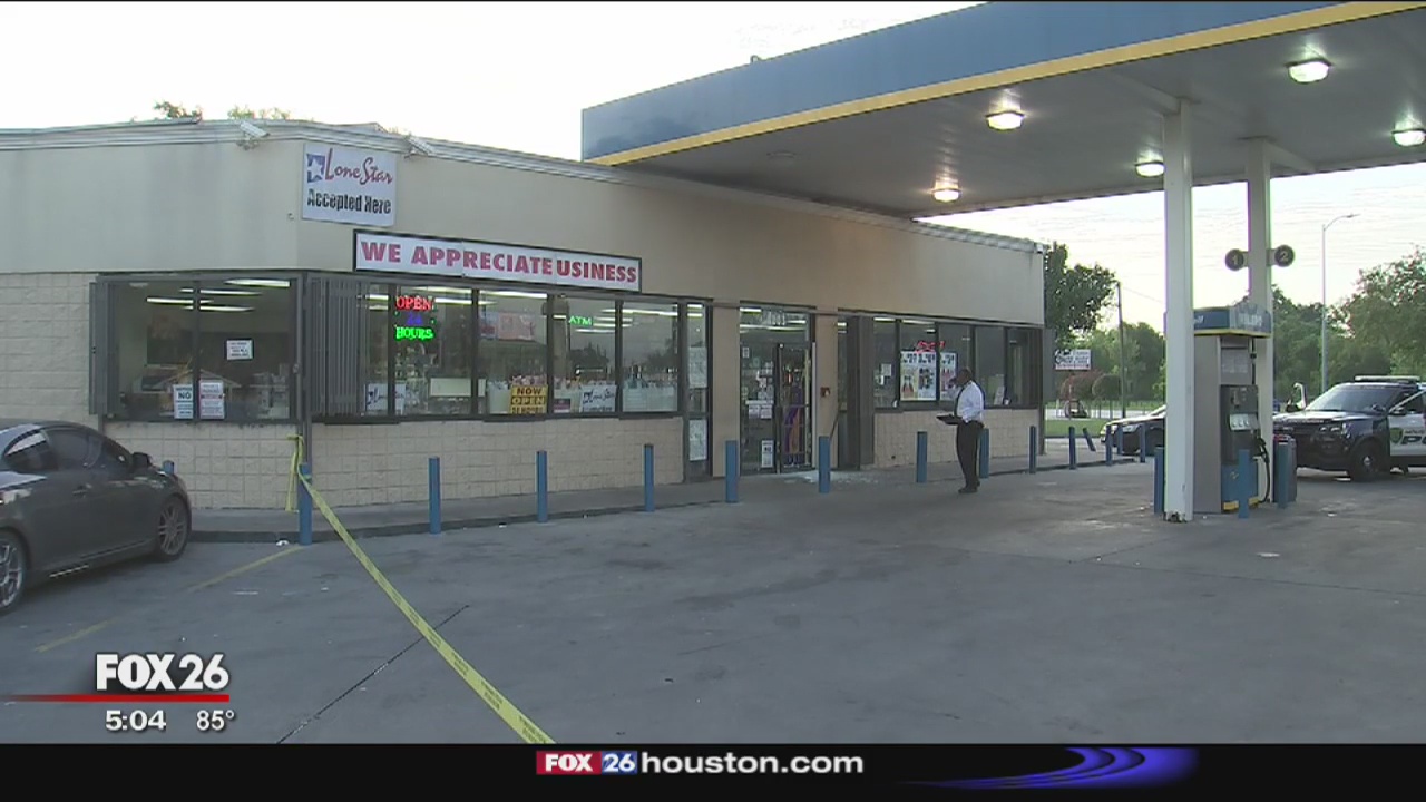 Clerk shot during robbery in northeast Houston | FOX 26 Houston
