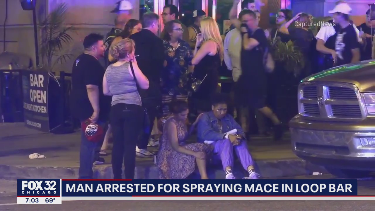 Man arrested after spraying mace in Loop bar