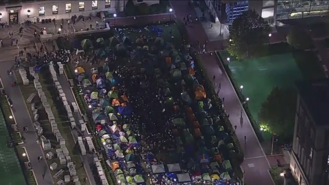 Columbia University in dialogue with protestors