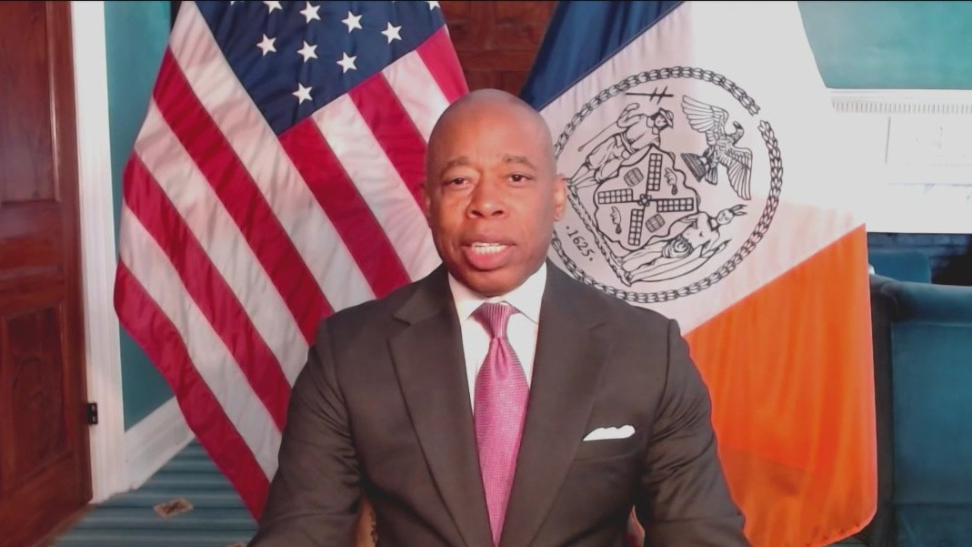 Mayor Adams accosted by unruly passenger on flight: ?F--- you!?