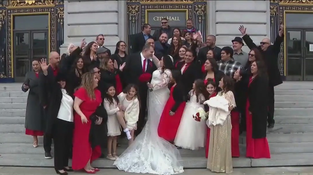 More couples opting for a 'mini-moon'