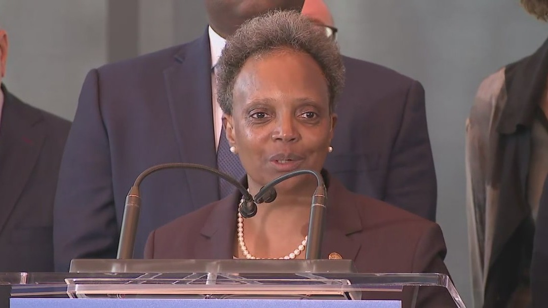 Chicago makes pitch to host 2024 Democratic National Convention