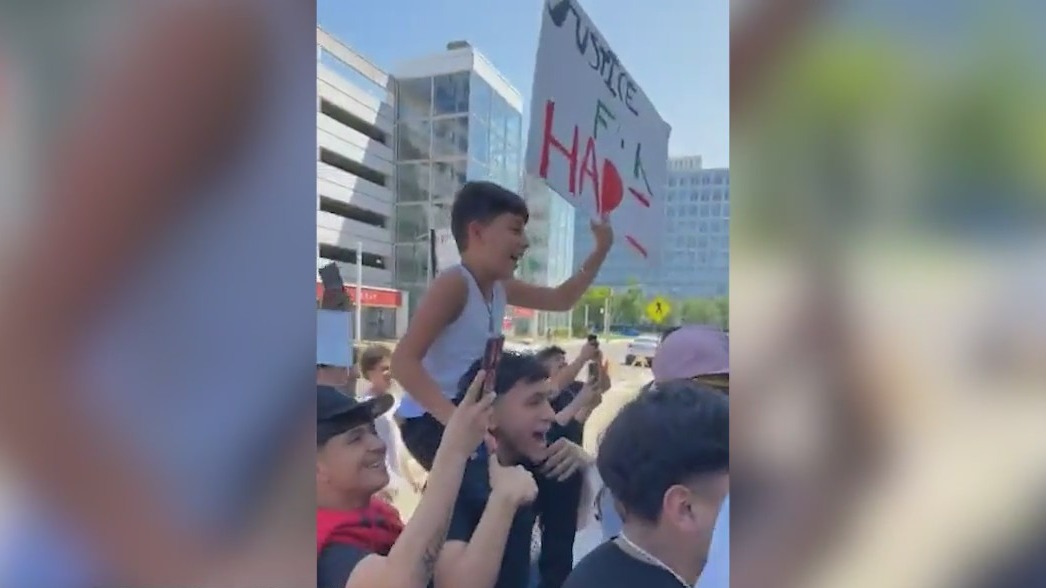 Crowd greets teen released from custody after viral Oak Lawn arrest