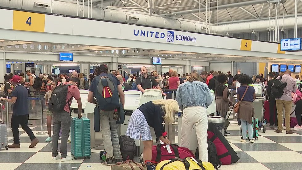 Chicago flight delays, cancelations continue at O'Hare Airport