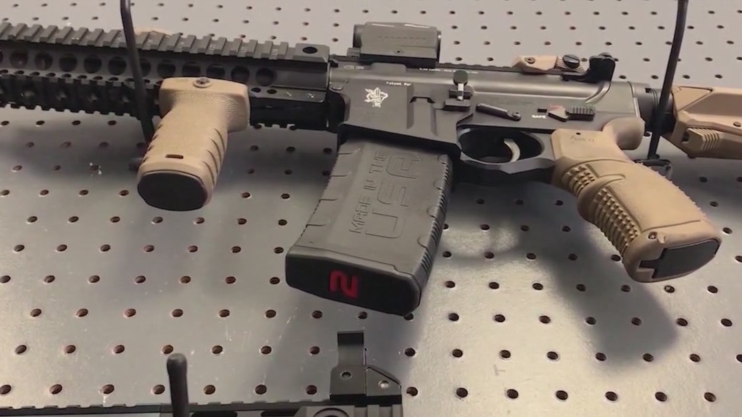 Assault weapons ban up for vote tonight in Naperville