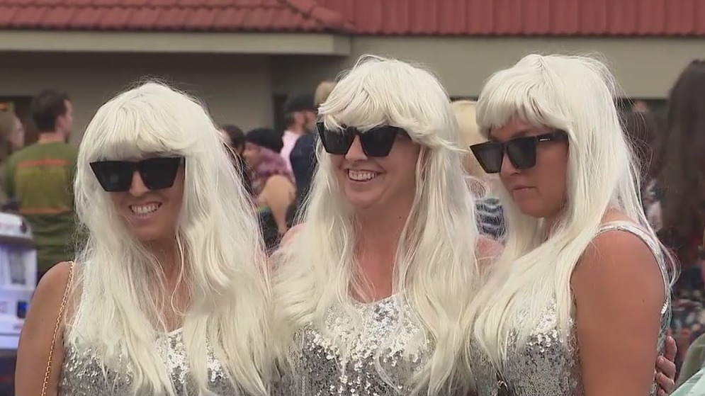 Chicago fans showout as Lady Gaga rocks Wrigley Field