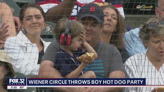 Chicago's Wiener Circle throws viral boy a hot dog party