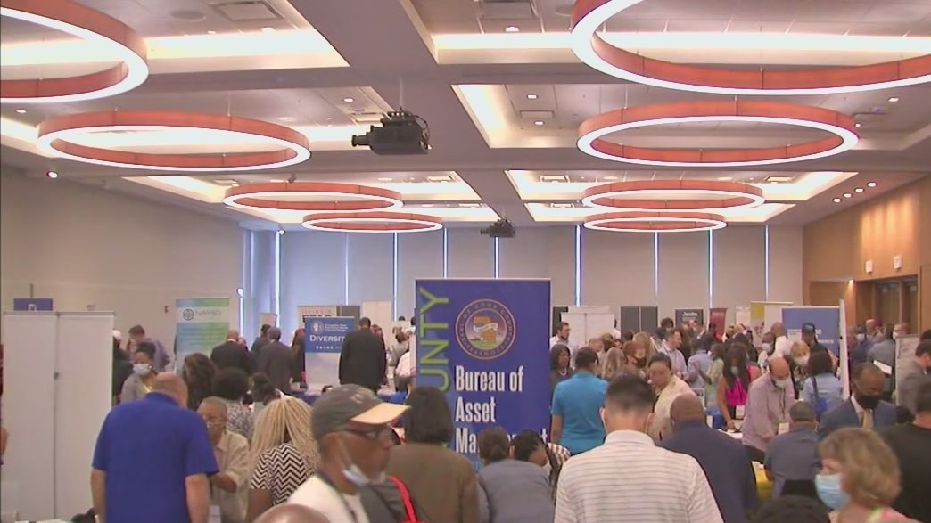 Mayor Lightfoot highlights investments for Chicago start-up businesses