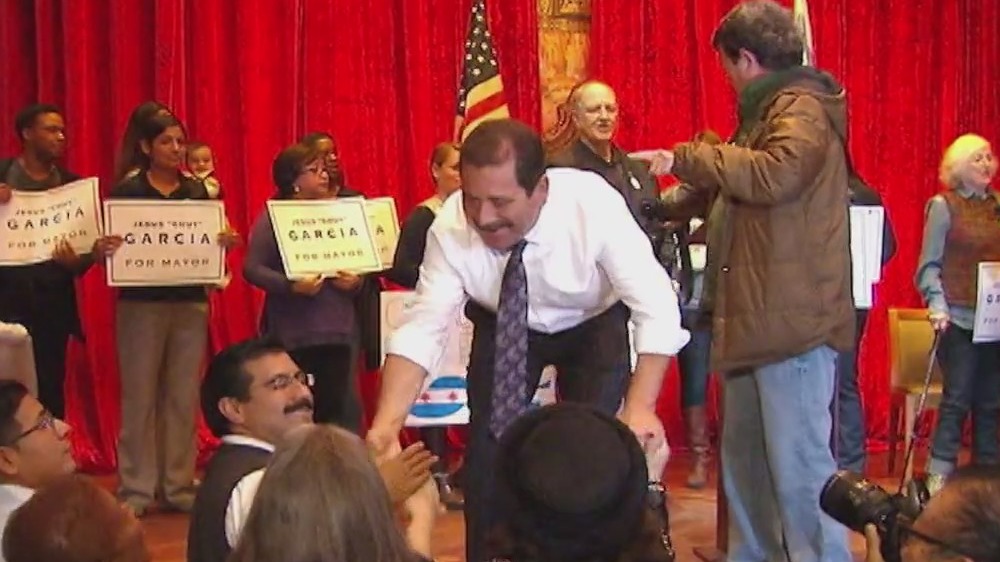 'Chuy' Garcia considering another run for Chicago mayor