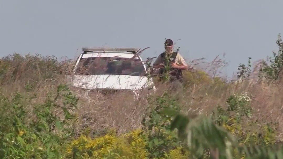 Police continue to investigate death along Lake Michigan shoreline