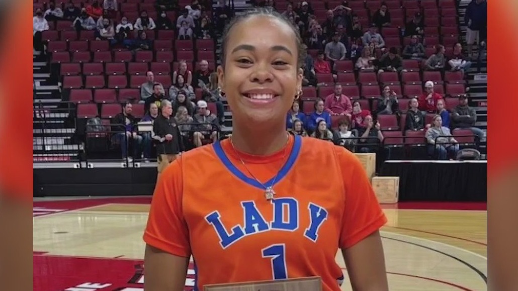 Chicago basketball player becomes first high school athlete in the state to sign NIL deal