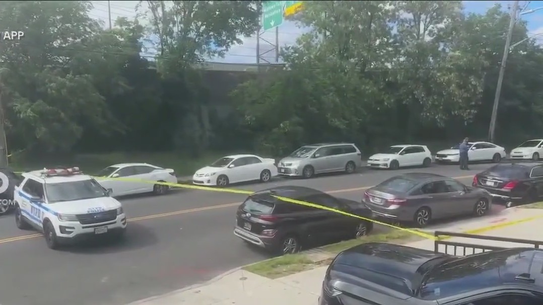 2 killed in Queens moped accident