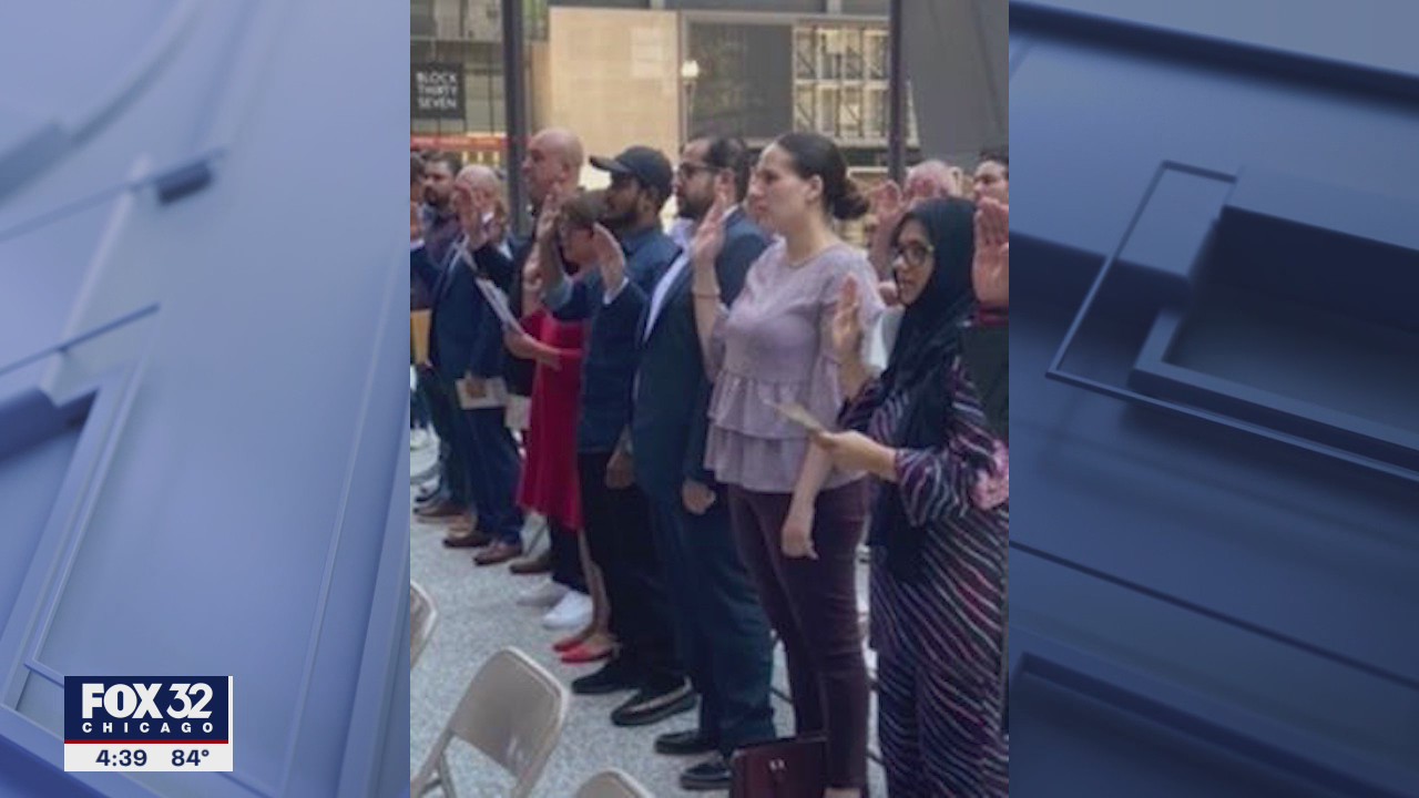 More than 60 people sworn in as US citizens in Chicago